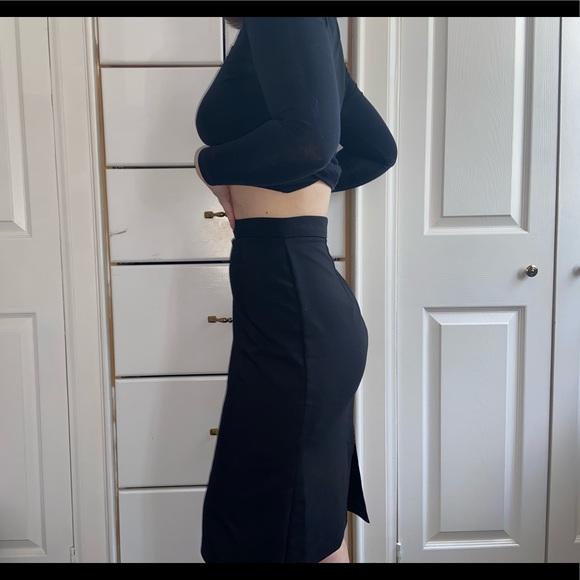 Black Zara skirt - Picture 1 of 5